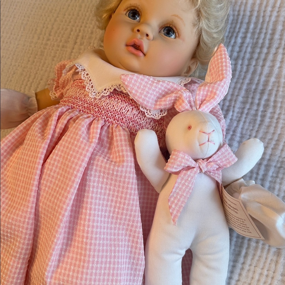 NIB Vintage Pauline's LE 51/1800 Mandy Vinyl Pink Gingham Doll with Bunny - Picture 13 of 15